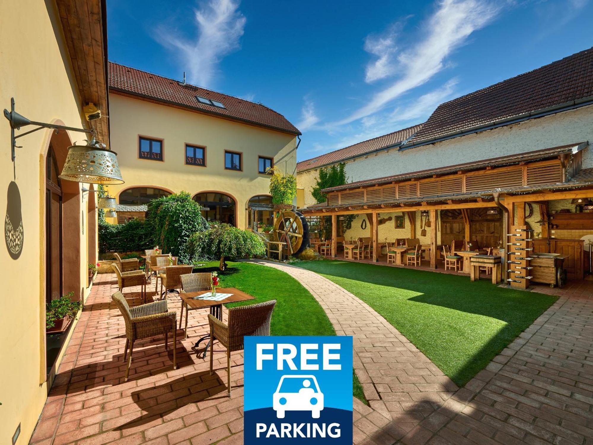 Hotel Selsky Dvur - Bohemian Village Courtyard Praga Exterior foto