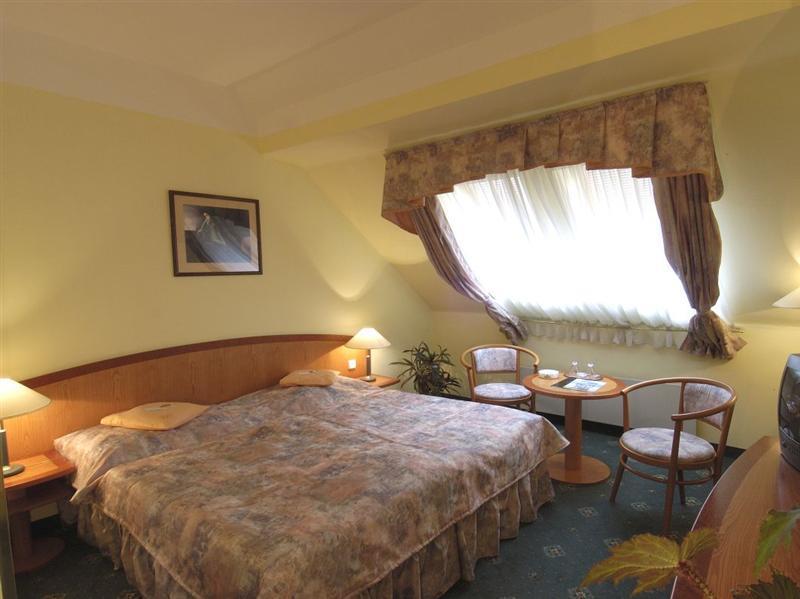 Hotel Selsky Dvur - Bohemian Village Courtyard Praga Exterior foto