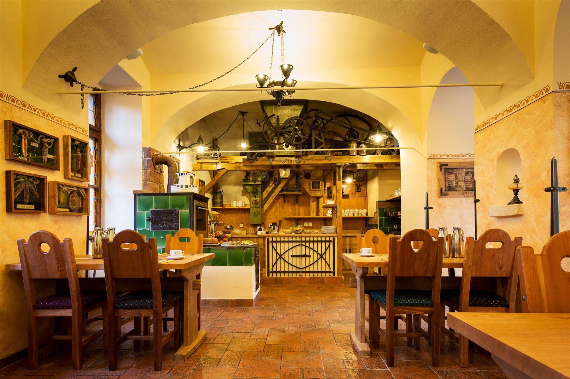 Hotel Selsky Dvur - Bohemian Village Courtyard Praga Negocio foto
