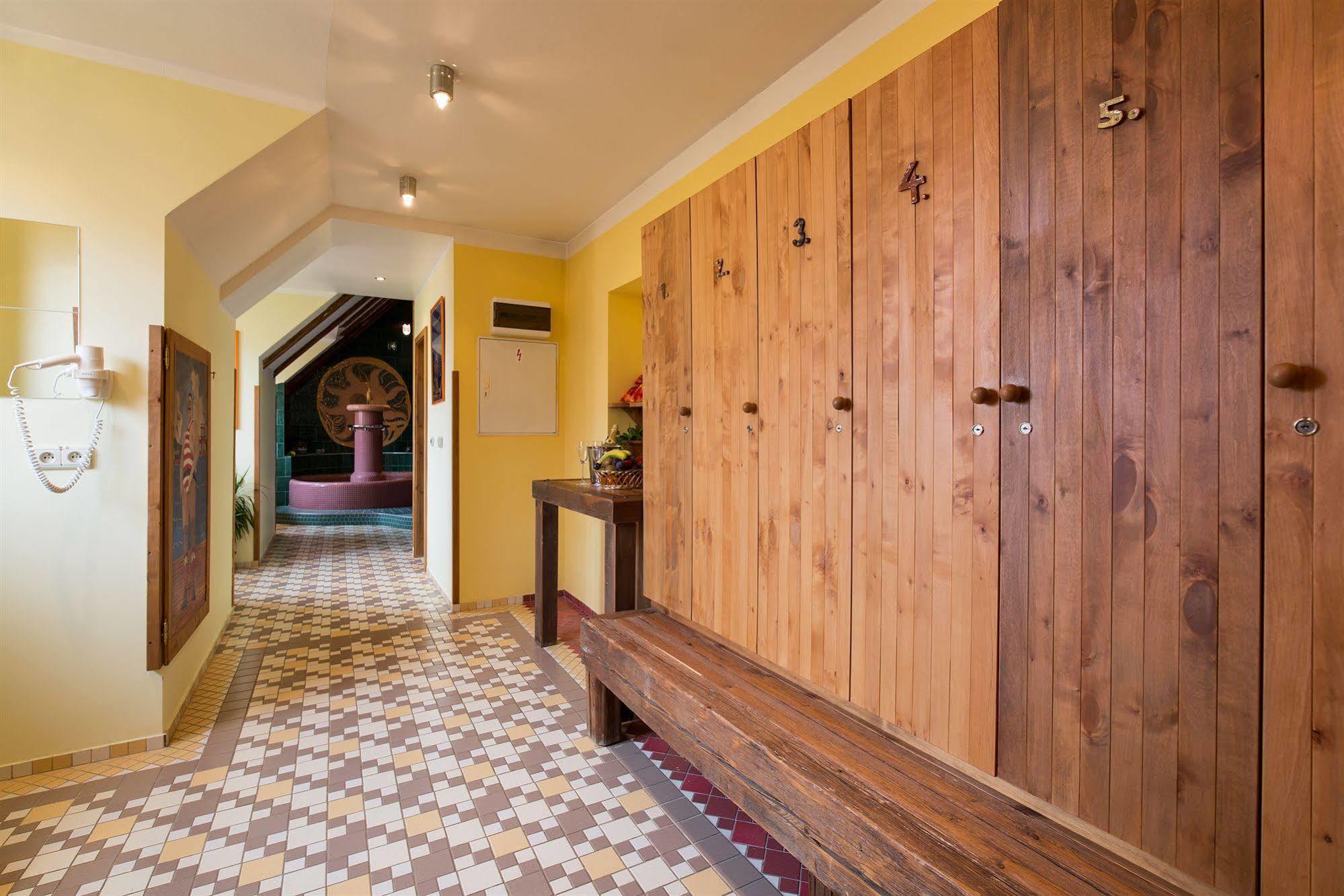Hotel Selsky Dvur - Bohemian Village Courtyard Praga Exterior foto